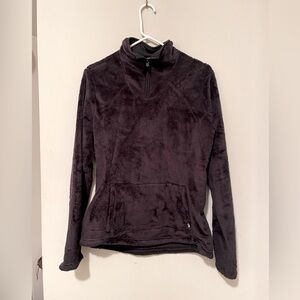 Northface fuzzy pull-over NWOT